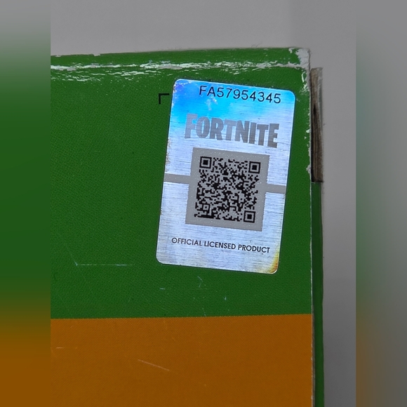 Fortnite Gingerbread Set – Ginger Gunner & Merry Marauder (Target Exclusive) - Picture 8 of 8